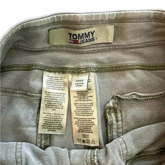 Tommy Hilfiger Jeans Green Cuffed Jogger Pants Woman’s Size Small EUC - Picture 3 of 9